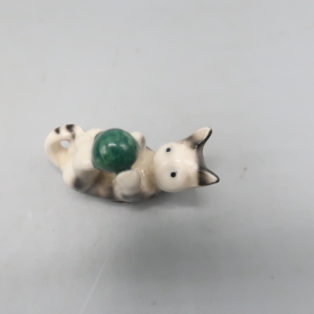 Lot of 3 Cocker Kitten Cat Figurine lot Sandcast Goebel Kitty Figures - Picture 8 of 9